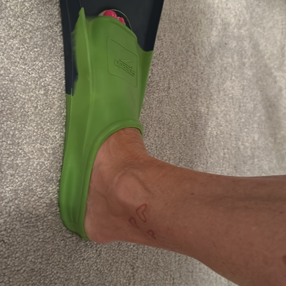 Speedo rubber swim fins. Size medium. - Picture 5 of 7